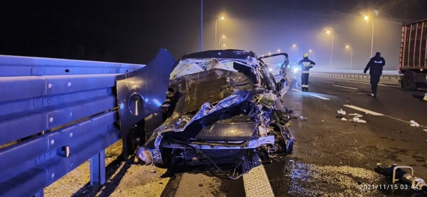 Wypadek na A4 w Gorliczynie w pow. przeworskim. Ukrainiec jechał pod prąd i spowodował czołówkę. Był pijany i nie miał prawa jazdy [ZDJĘCIA]