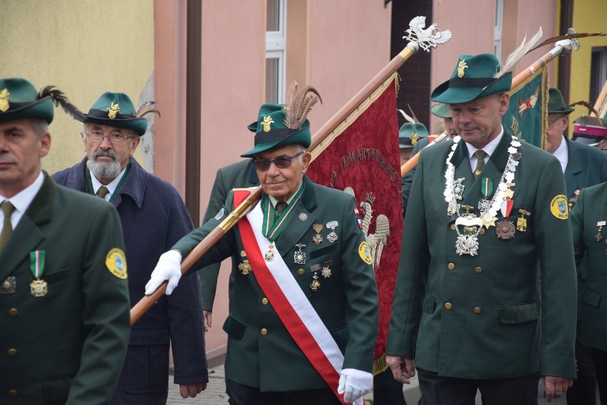 Dolsk w hołdzie dla Niepodległej. Mieszkańcy świętowali Narodowy Dzień Niepodległości podczas uroczystości na rynku [zdjęcia]