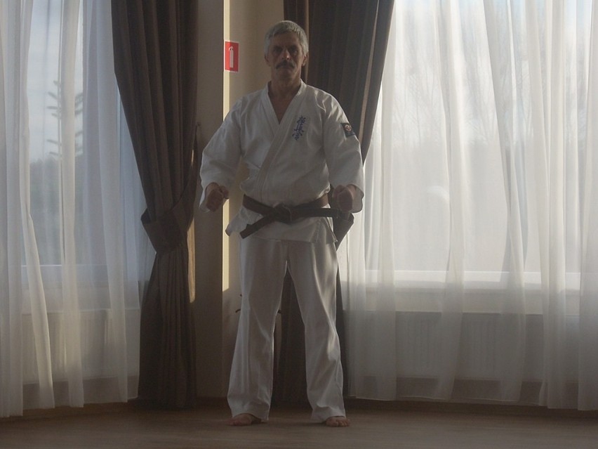 Radny Ryszard Dżaman

Radny jest instruktorem karate. Jak...