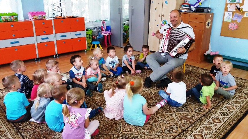 Nie żyje Krzysztof Bezen, dyrektor Przedszkola nr 1 w Wieruszowie. "Umiał zaczarować nie tylko dziecięcy świat"