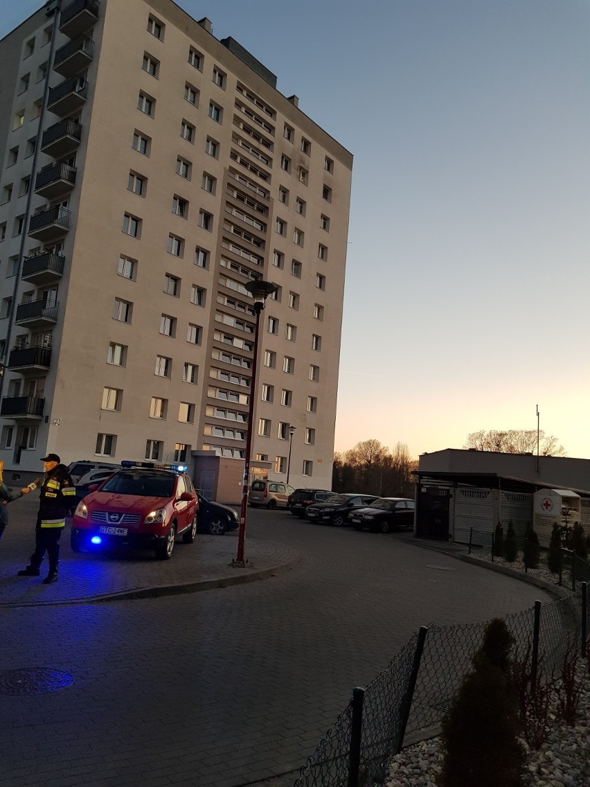 Ewakuacja mieszkańców wieżowca w Tczewie. Powodem nieszczelność w instalacji gazowej[ZDJĘCIA]