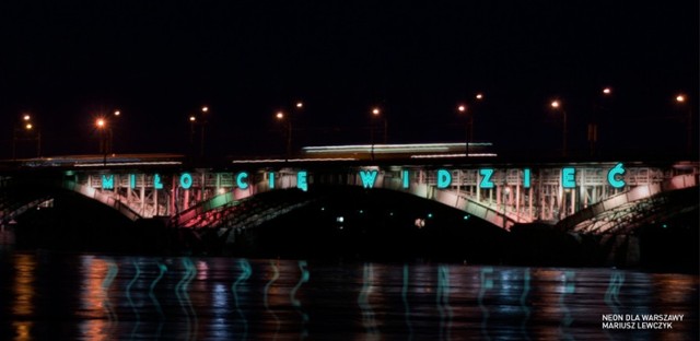 Neon "Miło Cię widzieć" będzie ściecić na Moście Gdańskim od 21 czerwca