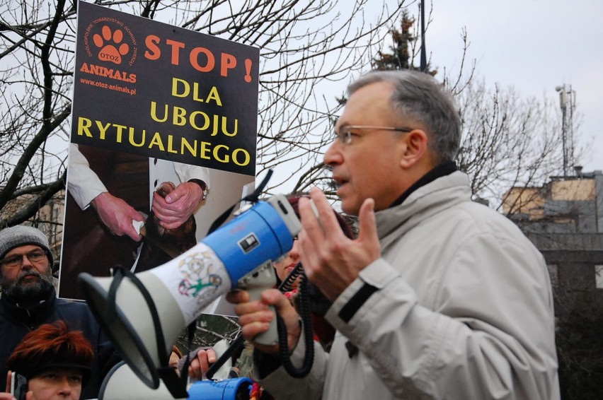 Protest przeciwko rytualnemu ubojowi zwierząt