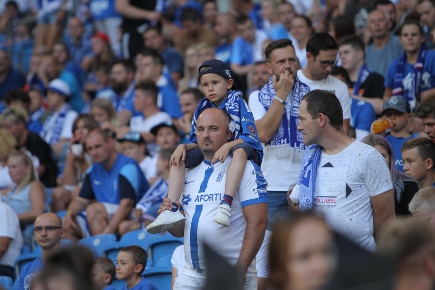 Zdjęcia z trybun stadionu przy ul. Bułgarskiej. Tak...