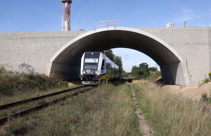 Legnica: Powstaje wiadukt na budowie drogi zbiorczej, zobaczcie aktualne zdjęcia