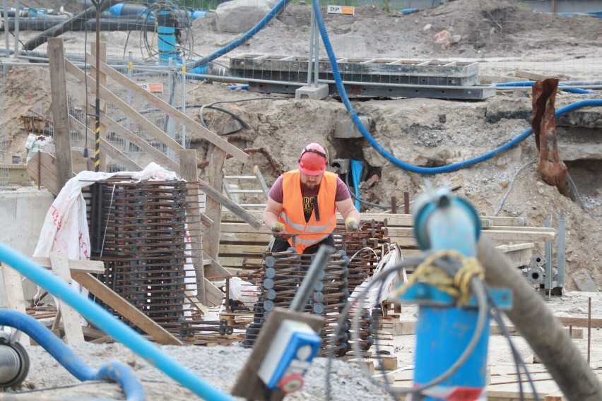 Tunel w Łodzi: Katarzyna wznowiła drążenie tunelu i zbliża się do stacji Łódź Polesie. Będzie krótka przerwa, a potem trudny teren