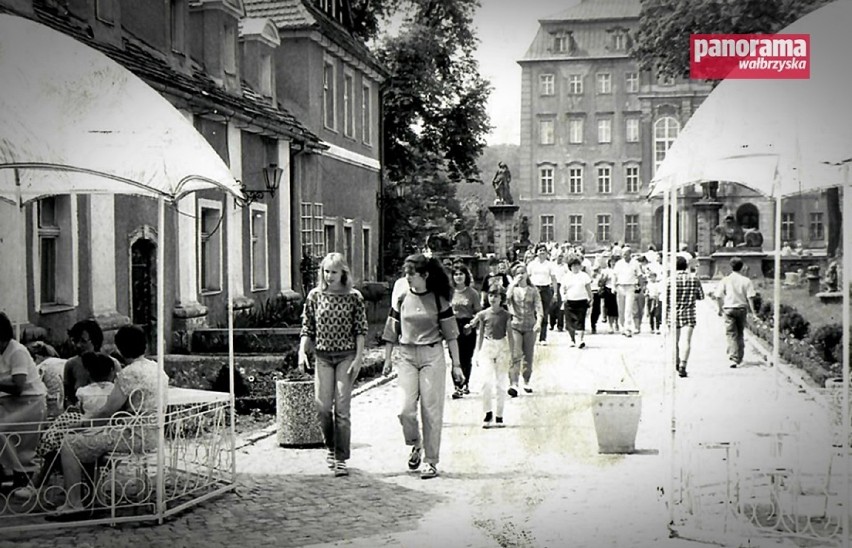 Turyści w zamku Książ na przełomie lat 70. i 80.