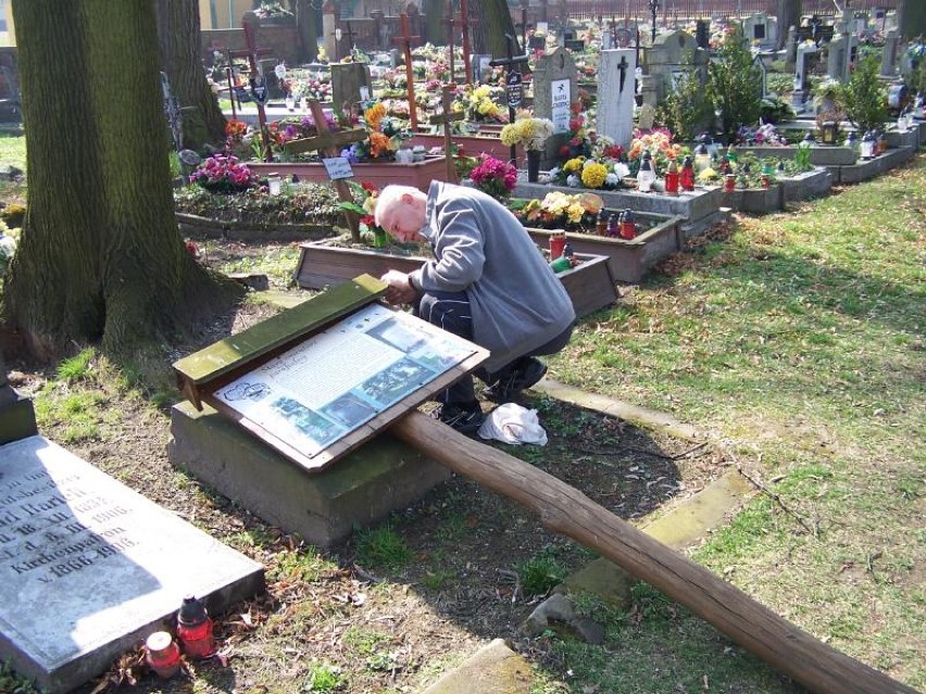 Dewastacja cmentarza w Leszczynach