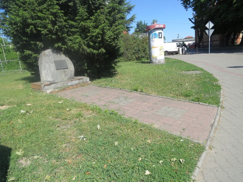 Pamiątkowy głaz zniknie z centrum Aleksandrowa Kujawskiego