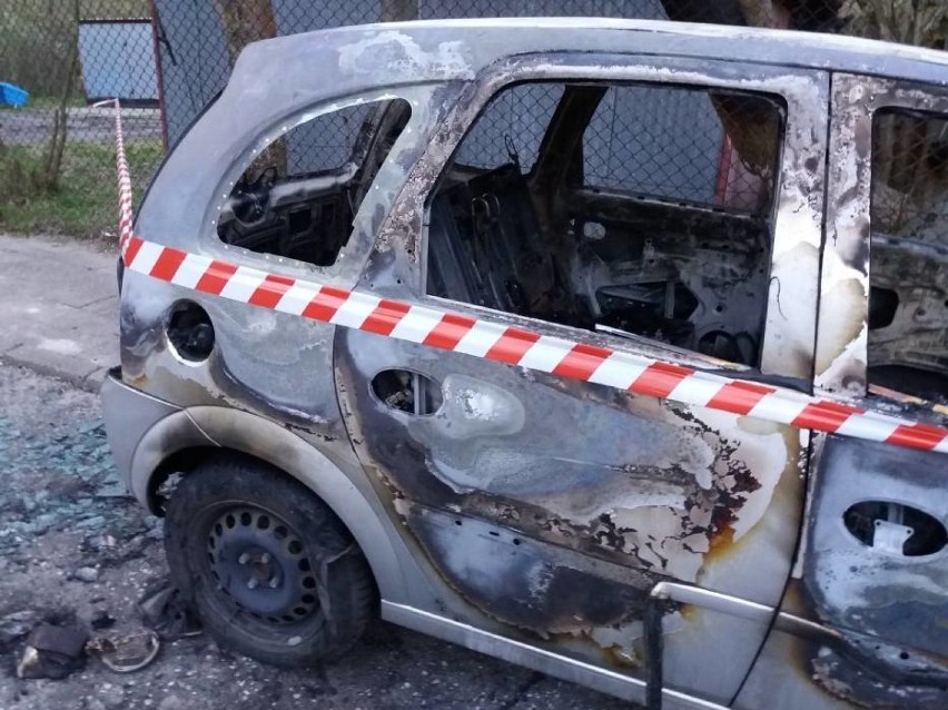 Znów podpalenia samochodów w Chełmnie [zdjęcia]                               