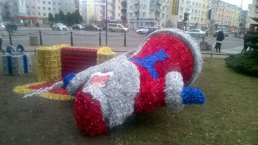 W centrum miasta przewrócił się... św. Mikołaj! [ZDJĘCIA]