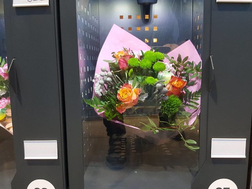 Niesamowite, automat do sprzedaży kwiatów w Wałbrzychu [12.11.2020 ZDJĘCIA]