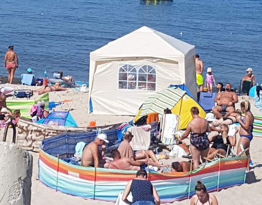 MEMY o wakacjach 2022. Oto Janusze plażingu i parawaningu....