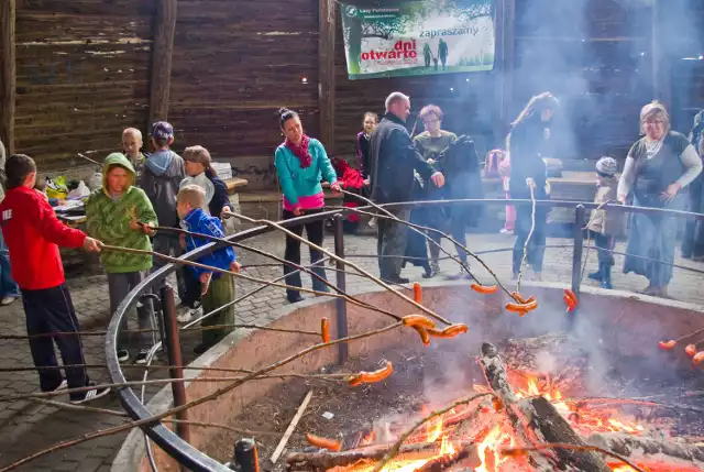 Na uczestników na mecie czeka m.in. ognisko w leśnym wigwamie