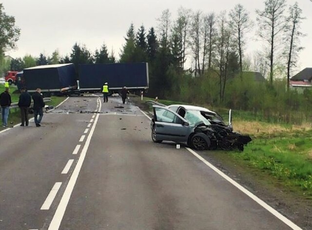 Wypadek w Kąkolewnicy. Trasa była całkowicie zablokowana.