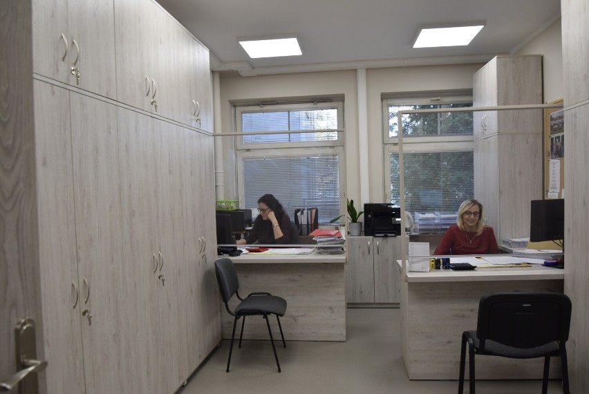 Pracownicy MOPR w Skierniewicach czekają na interesantów w nowej siedzibie