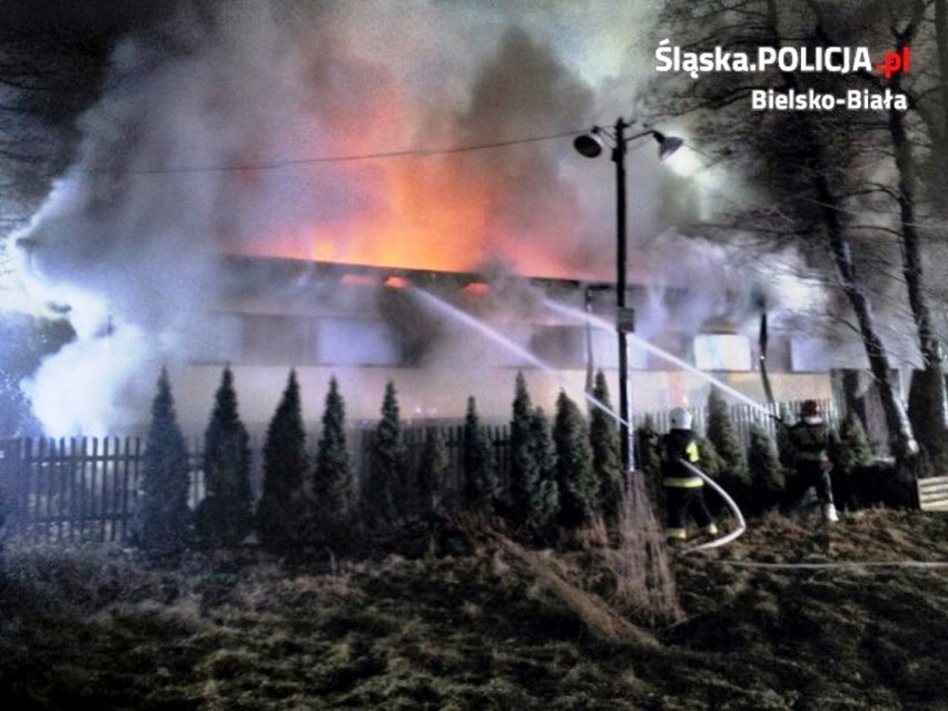Pożar w Buczkowicach przy ul. Wczasowej. Paliło się w zakładzie stolarskim