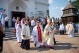 Obchody 450-lecia parafii w Przerośli. Najstarsza parafia na Suwalszczyźnie. Biskup Jerzy Mazur dokonał aktu konsekracji ołtarza [Zdjęcia]