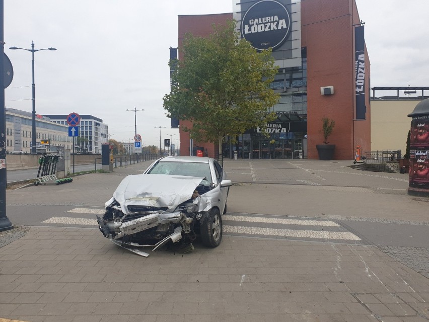 Zderzenie w centrum Łodzi! Pijany Gruzin w oplu. ZDJĘCIA