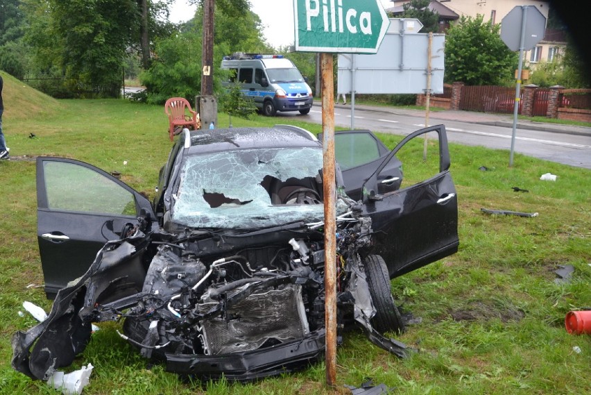 Wypadek w Żarnowcu: Dwie osoby pozostały w szpitalu.