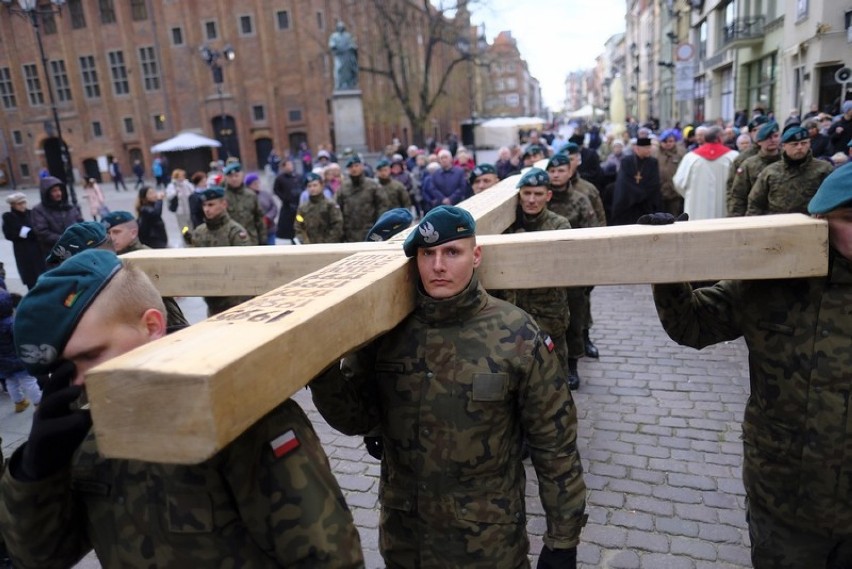 Ulicami miasta przeszła dziś procesja Drogi Krzyżowej. Trasa...