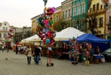 Leszno: Jarmark Szlifowanie Bruku 2013 trwa. Balon, kramy kupieckie i cała moc atrakcji [ZDJĘCIA]