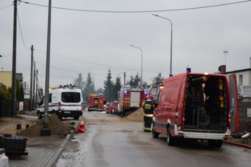 Pożar zakładu zniczy w Starogardzie Gdańskim ZDJĘCIA 