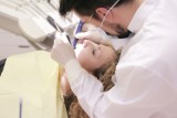 Koszalin: stomatolodzy, którzy przyjmują w czasie kwarantanny 