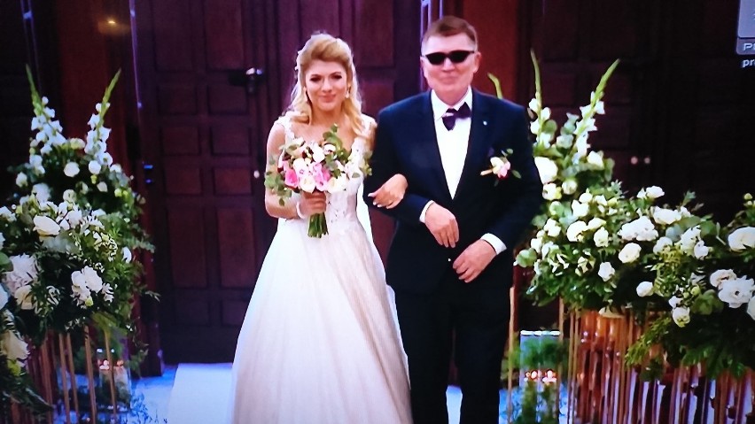 Ostrowianka wystąpiła w najnowszym programie Polsatu "Cztery wesela". Przymierzyła 60. sukien nim wybrała właściwą. Oglądaliście?
