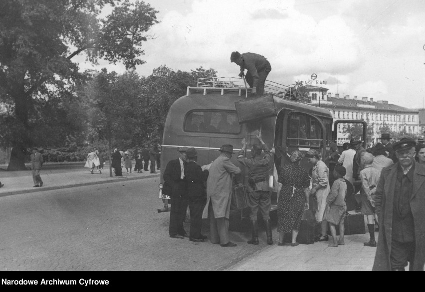 Autobus linii pocztowej Lublin -Zamość 1939-45 r.