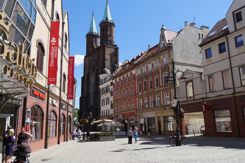 Każdy, kto mieszka w Legnicy od urodzenia, zna to miasto jak...