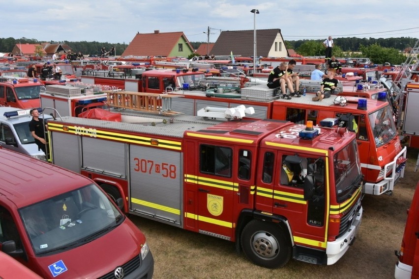 Międzynarodowy zlot pojazdów pożarniczych z udziałem OSP z regionu[FOTO]