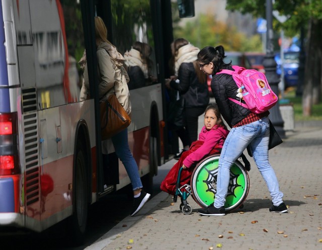 Dowóz niepełnosprawnych dzieci w Piotrkowie