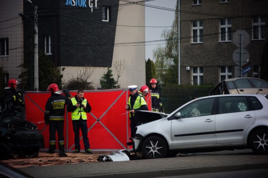 Wypadek w Katowicach-Piotrowicach na Kościuszki. Zginęła kobieta, DK 81 zablokowana