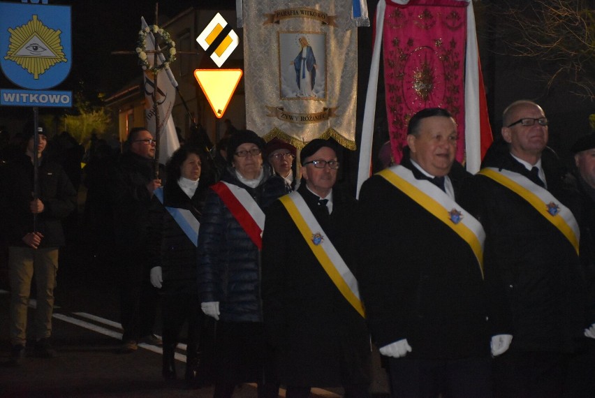 Obraz Matki Boskiej dotarła do Witkowa. Ciepło powitał go tłum mieszkańców! [FOTO]