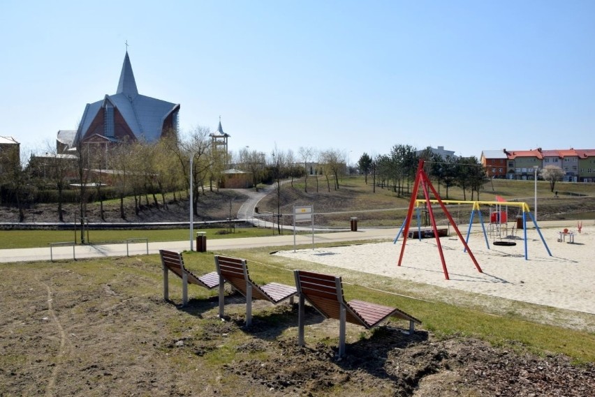 Słońce świeci coraz mocniej, za oknem piękna pogoda, a Park...