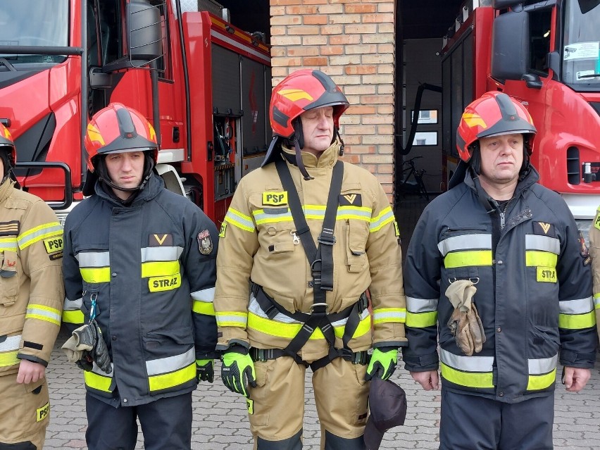 Ostrołęccy strażacy pożegnali odchodzącego na emeryturę st. ogn. Jacka Sudaka. 24.02.2023