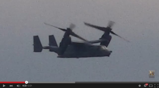 Ten samolot startuje pionowo. Nad Warszawą latał amerykański V-22 Osprey [WIDEO]