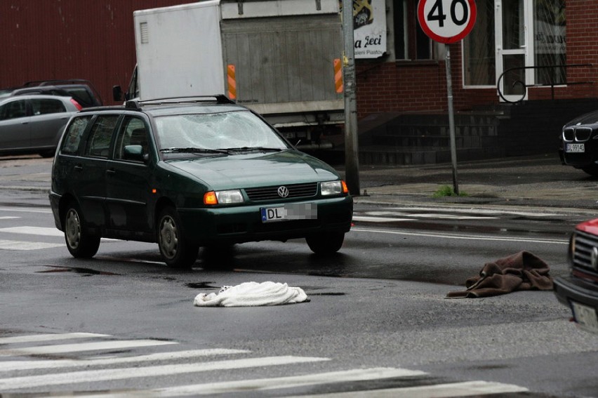 Potrącenie na ulicy Złotoryjskiej w Legnicy (ZDJĘCIA)
