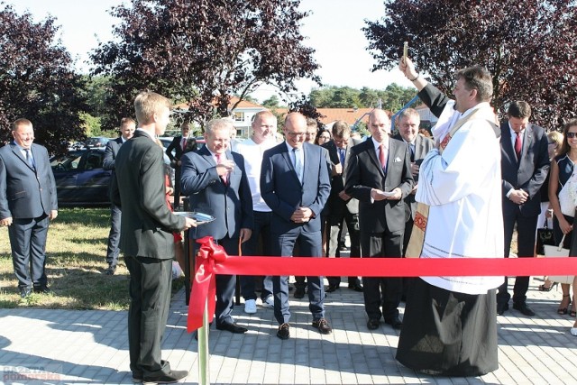 W Zespole Szkół Samochodowych przy ul. Leśnej zainaugurowano rok szkolnego 2016/2017. Uroczystość połączona była z oficjalnym otwarciem nowo wybudowanego boiska szkolnego. Przy „Samochodówce” powstały boiska do piłki ręcznej, siatkówki oraz 2 boiska do koszykówki.