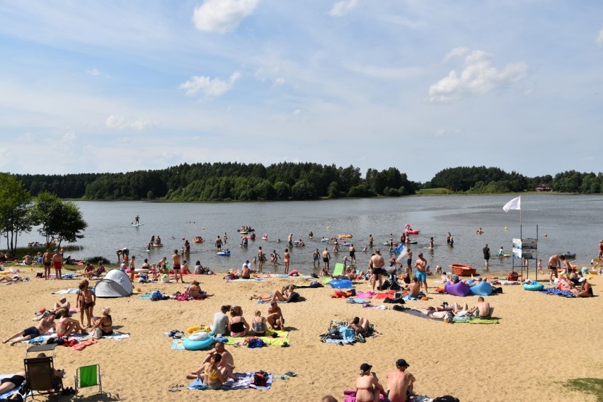 Plażowanie w powiecie wejherowskim. Kąpielisko strzeżone w Kamieniu| ZDJĘCIA