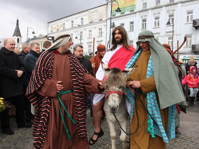 W Niedzielę Palmową piotrkowianie zobaczą inscenizację upamiętniającą wjazd Jezusa do Jerozolimy