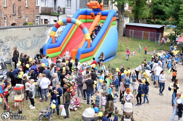 Rodzinny Dzień Dziecka na zapleczu i w sali widowiskowej Biblioteki Publicznej i Centrum Animacji Kultury w Międzychodzie (3.06.2022)