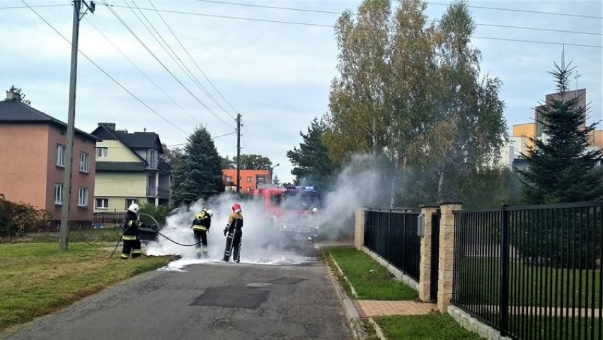 Na ul. Wyszyńskiego w Jawiszowicach spłonął samochód