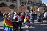 Kraków. Protest uczniów na Rynku Głównym przeciwko małopolskiej kurator oświaty Barbarze Nowak [ZDJĘCIA]