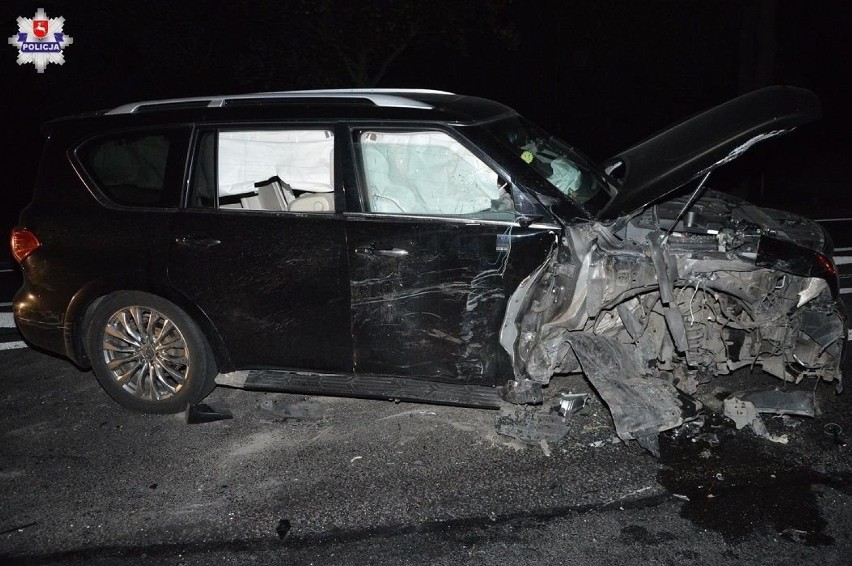 Sławacinek Nowy. Pijany kierowca BMW uderzył w lawetę i samochód osobowy