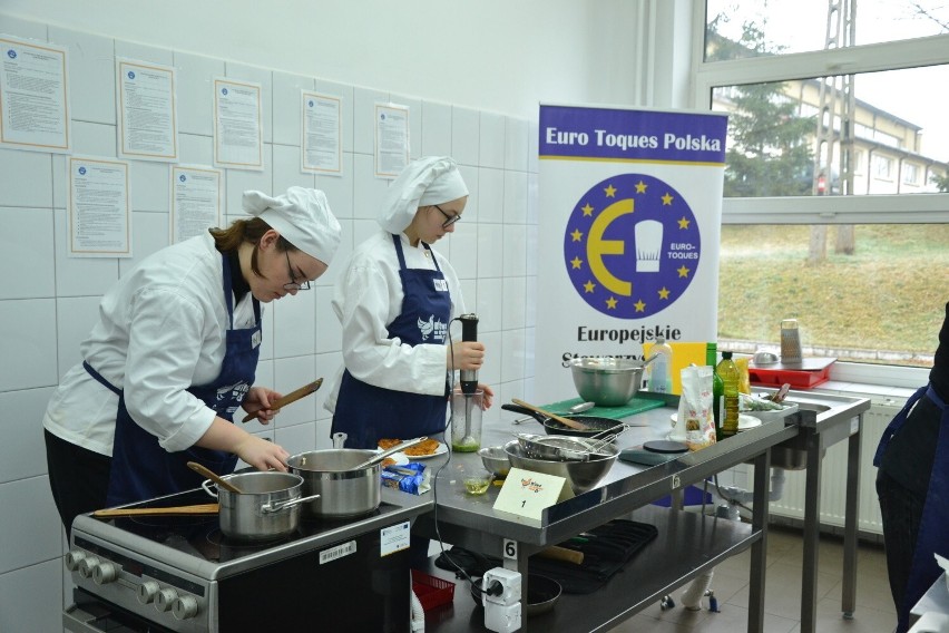 Zespół Szkół Technicznych im. Ziemi Dobrzyńskiej w Lipnie...