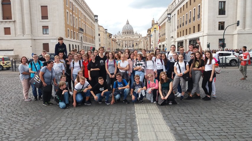 Uczniowie z "Don Bosko" pojechali do Rzymu na 40-lecie...