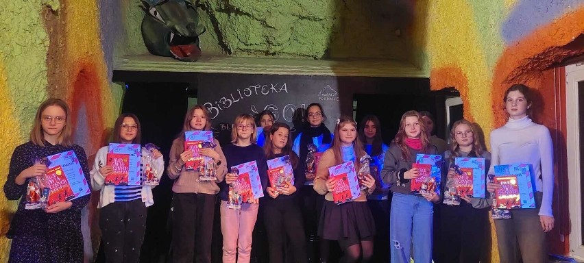 Lęborska biblioteka podsumowała konkurs dla dzieci na projekt świątecznych pocztówek