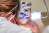 Tczew: poszukiwani chętni do wzięcia udziału w programie lakowanie zębów u siedmiolatków
